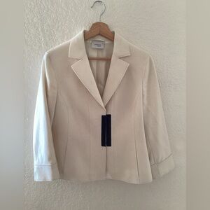 Akris Punto White Cream Wool Blazer Hook Closure Detail